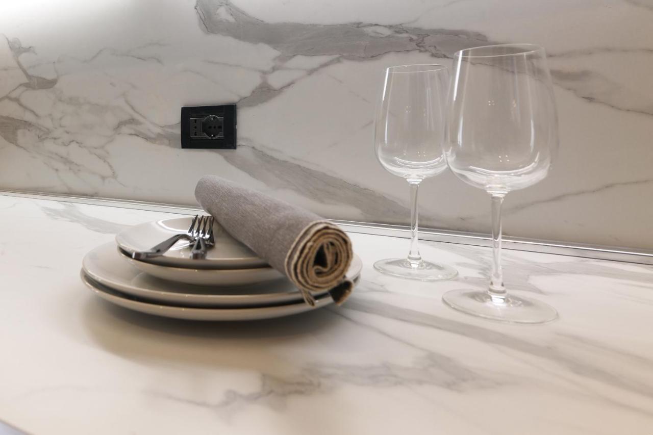 Contempora Apartments - Ampio Monolocale Medici 7 Milan Bagian luar foto