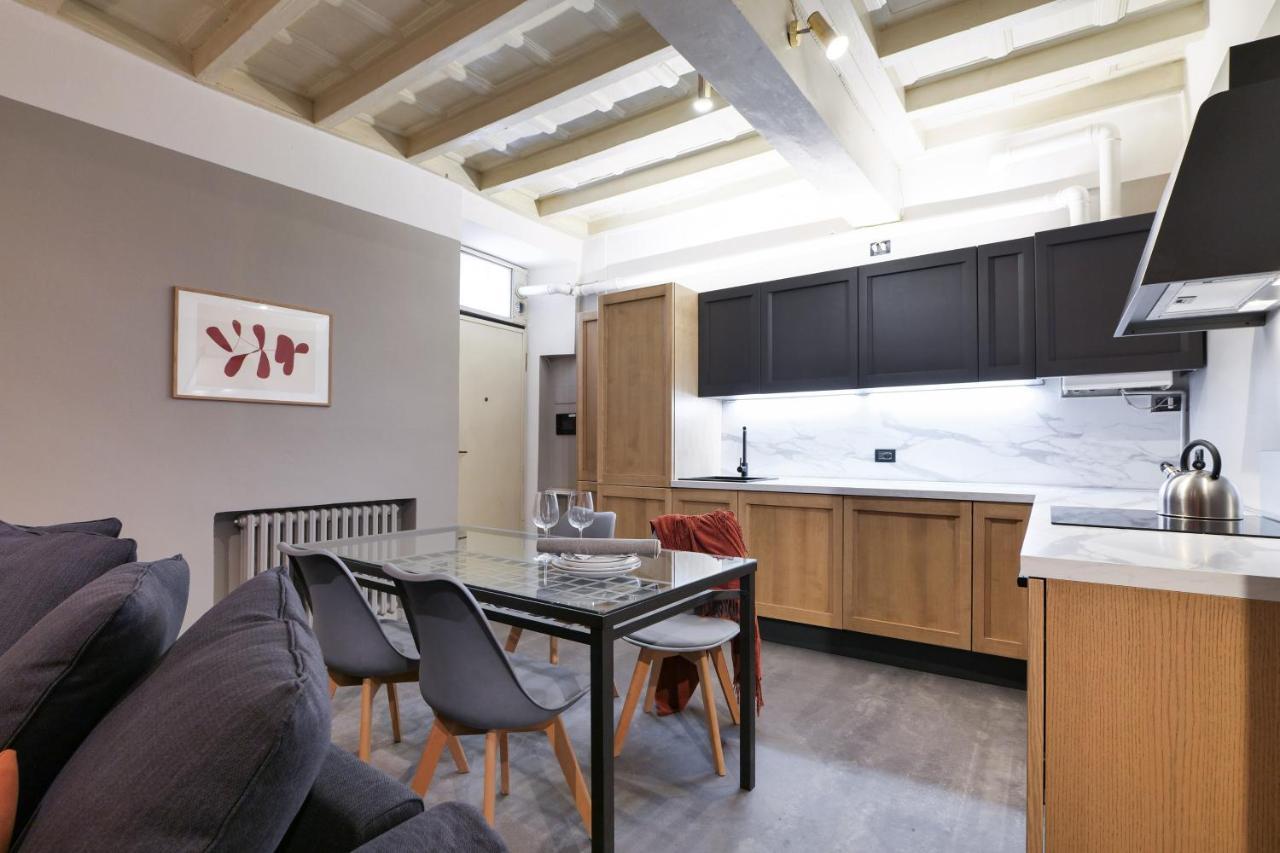 Contempora Apartments - Ampio Monolocale Medici 7 Milan Bagian luar foto