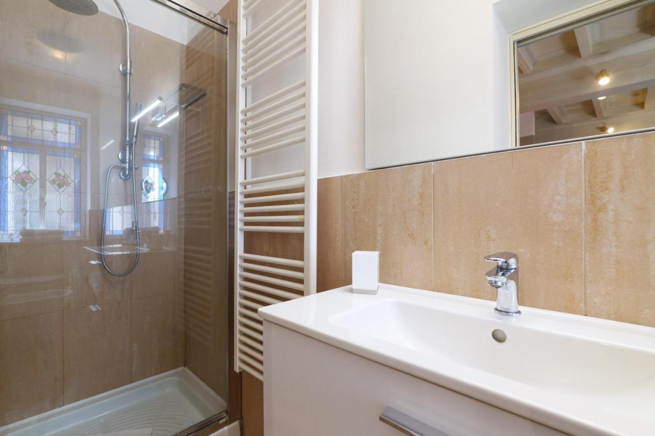 Contempora Apartments - Ampio Monolocale Medici 7 Milan Bagian luar foto