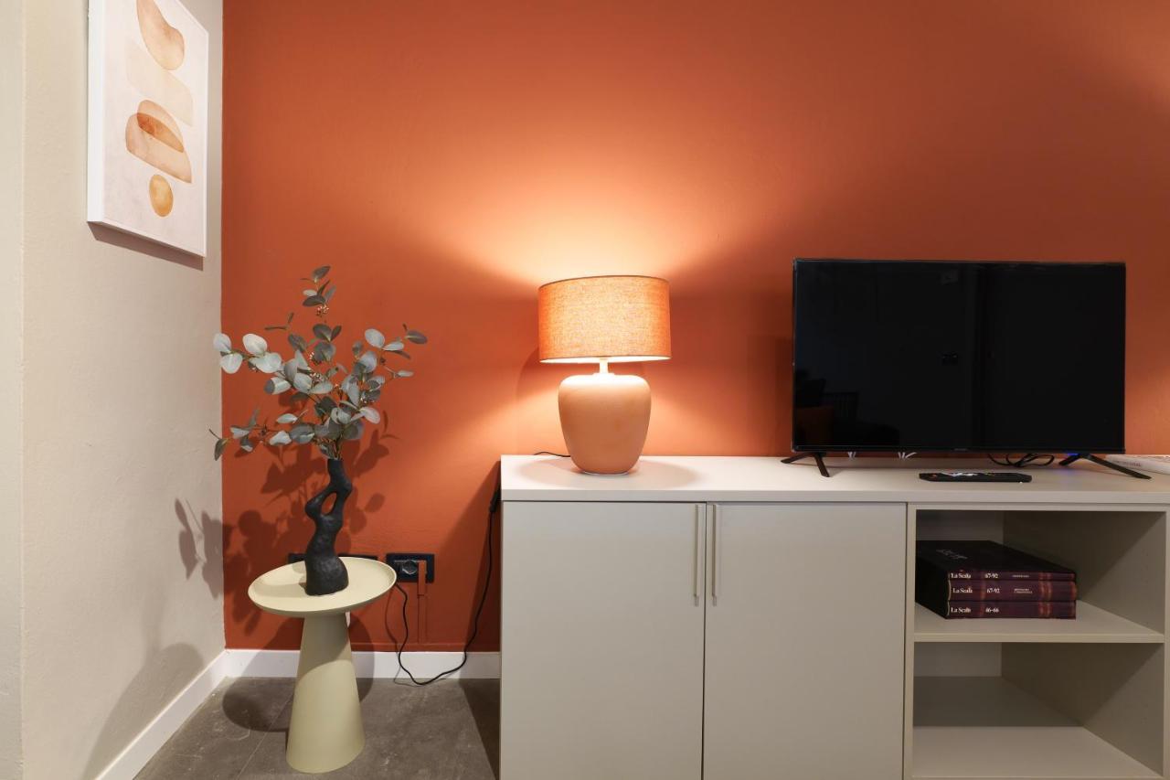 Contempora Apartments - Ampio Monolocale Medici 7 Milan Bagian luar foto